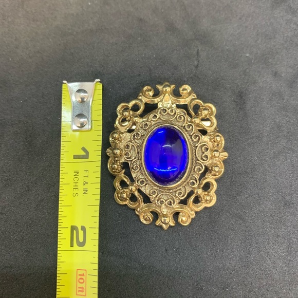 Gold and blue vintage oval-shaped brooch - Picture 6 of 6